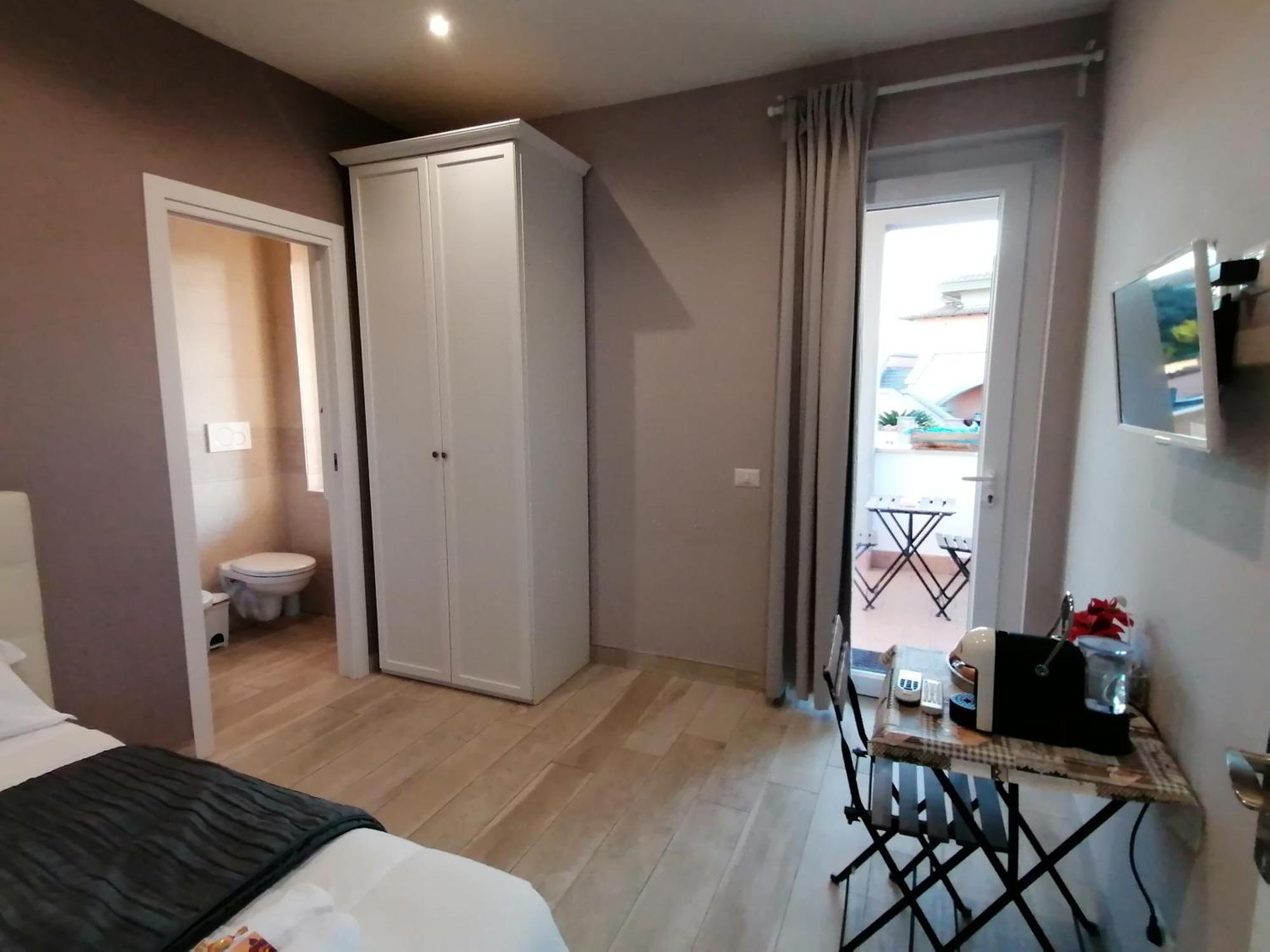 B&B Purple Italy Fiumicino Rom bilde